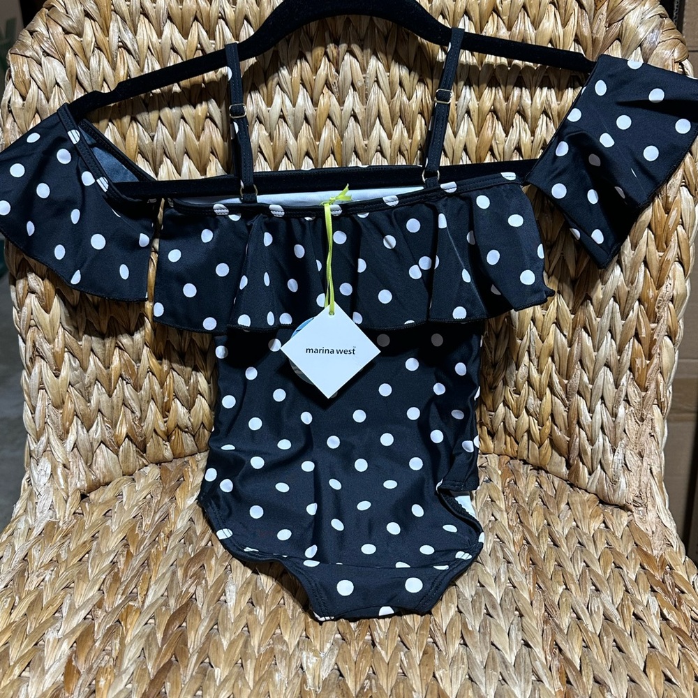 Girl’s swimsuit - Size 2-3